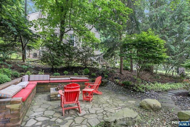 245 Allison Court, Englewood, NJ 07631