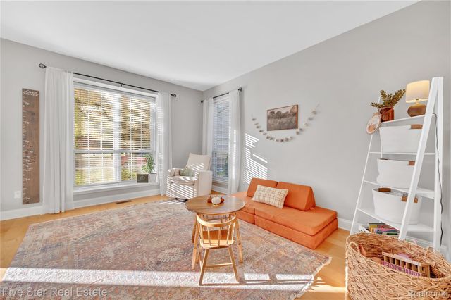 3268 Cranbrook Court, Orion Charter Township, MI 48359