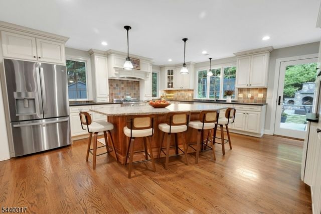 34 Wilcox Dr, Mountain Lakes Boro, NJ 07046