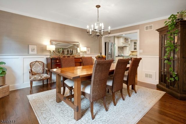 34 Wilcox Dr, Mountain Lakes Boro, NJ 07046