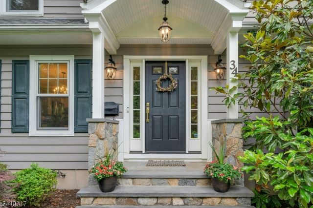 34 Wilcox Dr, Mountain Lakes Boro, NJ 07046