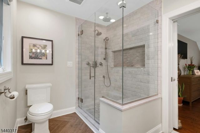 34 Wilcox Dr, Mountain Lakes Boro, NJ 07046