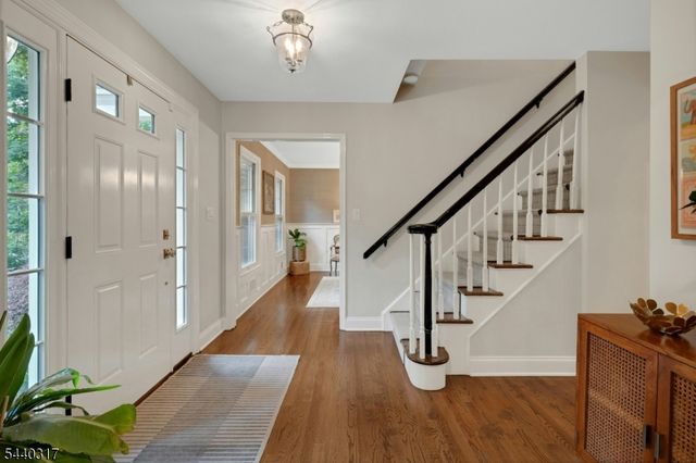 34 Wilcox Dr, Mountain Lakes Boro, NJ 07046