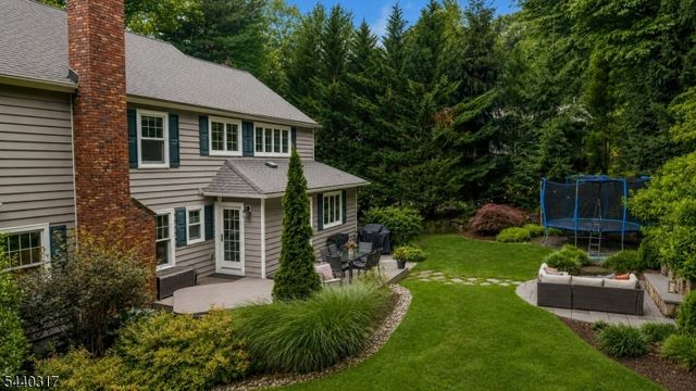 34 Wilcox Dr, Mountain Lakes Boro, NJ 07046