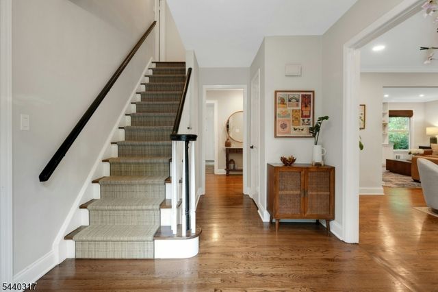 34 Wilcox Dr, Mountain Lakes Boro, NJ 07046