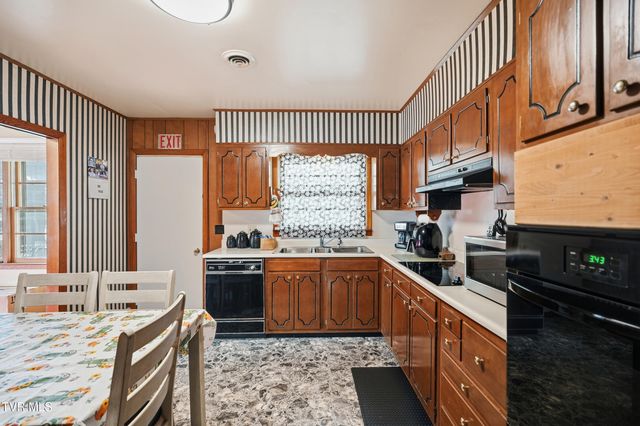 128 Northwest 10th Street, Norton, VA 24273