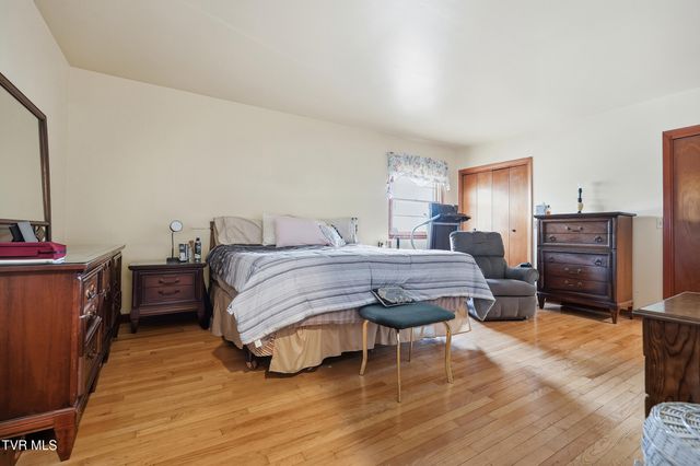 128 Northwest 10th Street, Norton, VA 24273