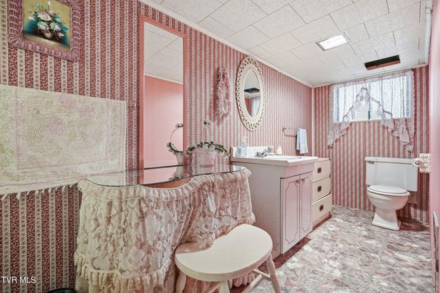 128 Northwest 10th Street, Norton, VA 24273