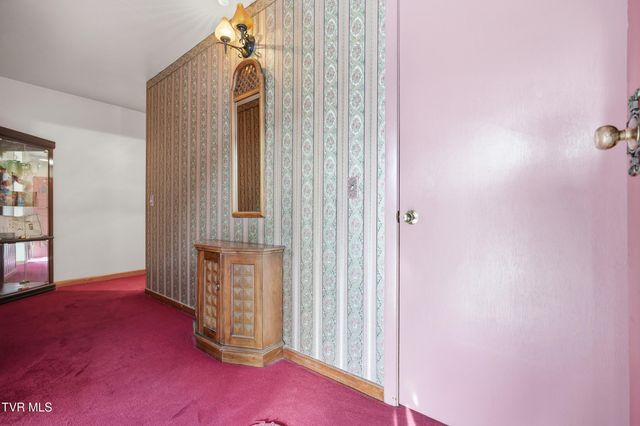 128 Northwest 10th Street, Norton, VA 24273