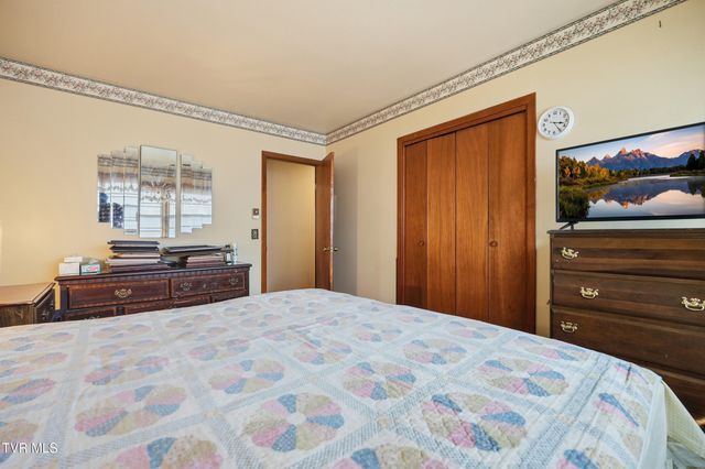 128 Northwest 10th Street, Norton, VA 24273