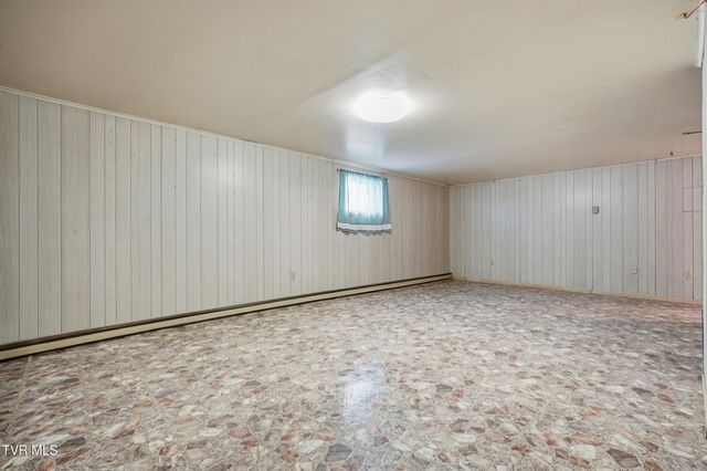 128 Northwest 10th Street, Norton, VA 24273