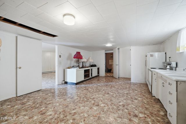 128 Northwest 10th Street, Norton, VA 24273