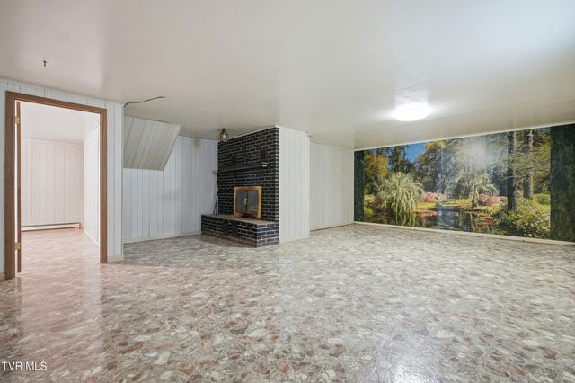 128 Northwest 10th Street, Norton, VA 24273