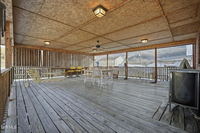 128 Northwest 10th Street, Norton, VA 24273