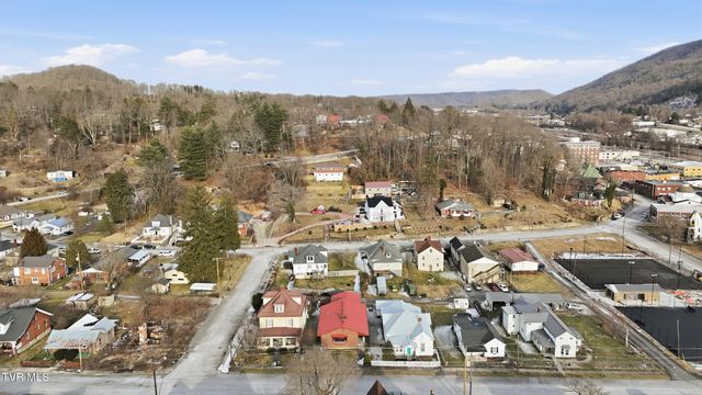 128 Northwest 10th Street, Norton, VA 24273