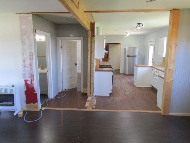 841 S 5th Avenue, Munday, TX 76371