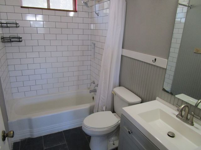 841 S 5th Avenue, Munday, TX 76371