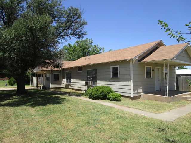 841 S 5th Avenue, Munday, TX 76371
