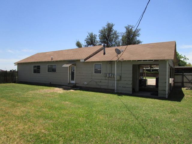 841 S 5th Avenue, Munday, TX 76371