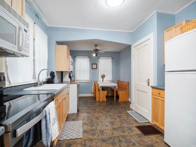 3618 Robinwood Drive, Fort Wayne, IN 46806