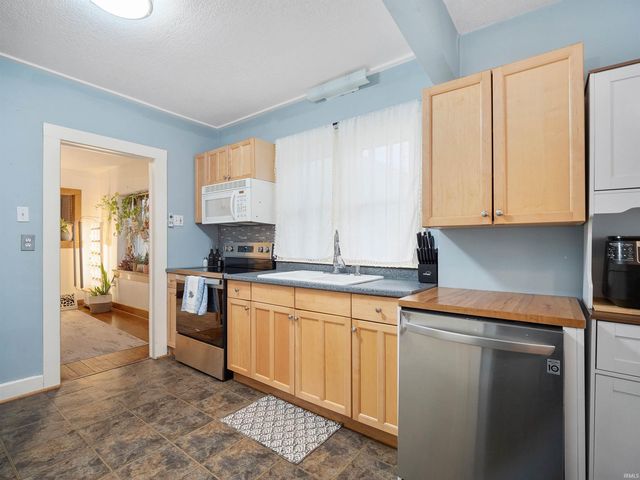 3618 Robinwood Drive, Fort Wayne, IN 46806