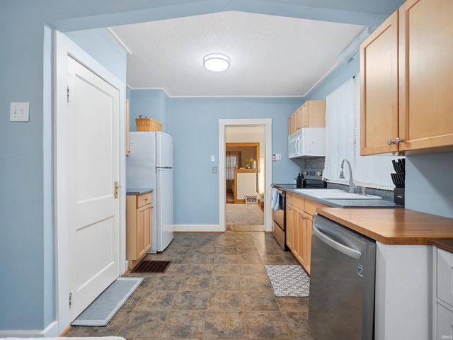 3618 Robinwood Drive, Fort Wayne, IN 46806