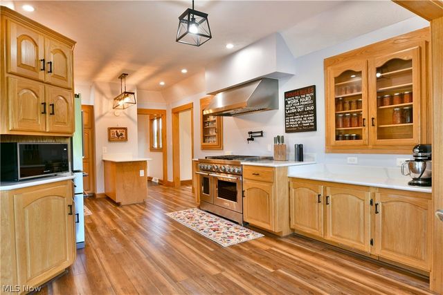 5305 Warren Sharon Road, Vienna, OH 44473