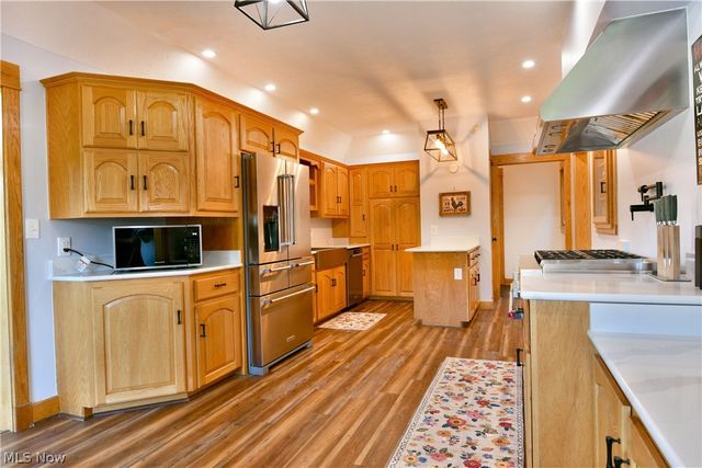 5305 Warren Sharon Road, Vienna, OH 44473