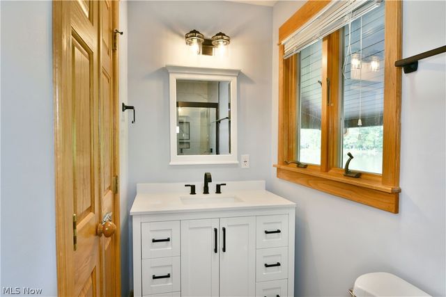 5305 Warren Sharon Road, Vienna, OH 44473