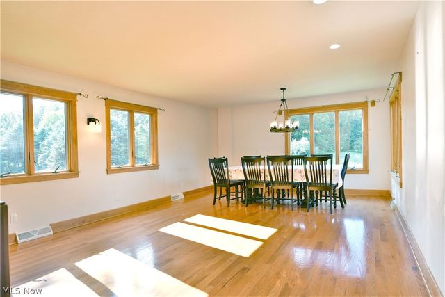 5305 Warren Sharon Road, Vienna, OH 44473