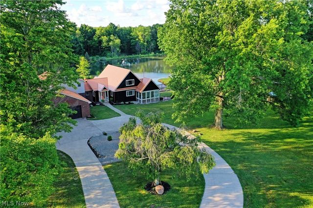 5305 Warren Sharon Road, Vienna, OH 44473