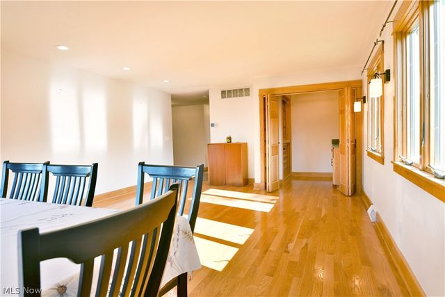 5305 Warren Sharon Road, Vienna, OH 44473