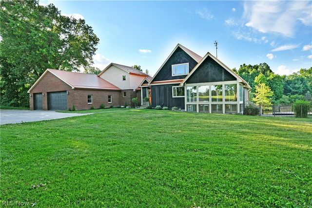 5305 Warren Sharon Road, Vienna, OH 44473