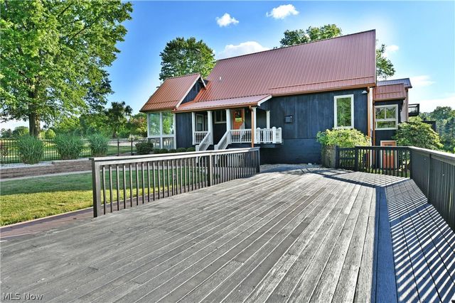 5305 Warren Sharon Road, Vienna, OH 44473
