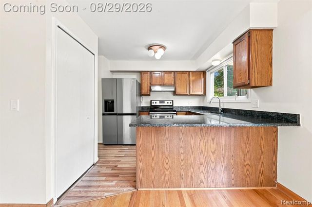 456 Farmridge Court, Rochester, MI 48307