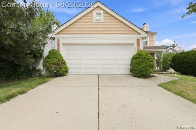 456 Farmridge Court, Rochester, MI 48307