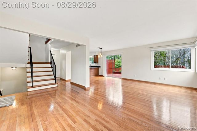 456 Farmridge Court, Rochester, MI 48307