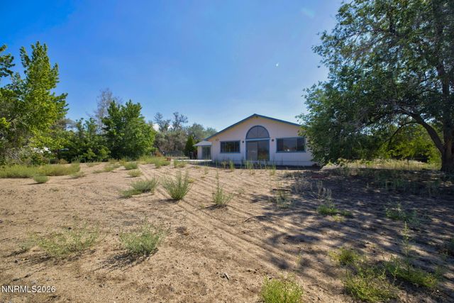 2724 Stewart Avenue, Minden, NV 89423