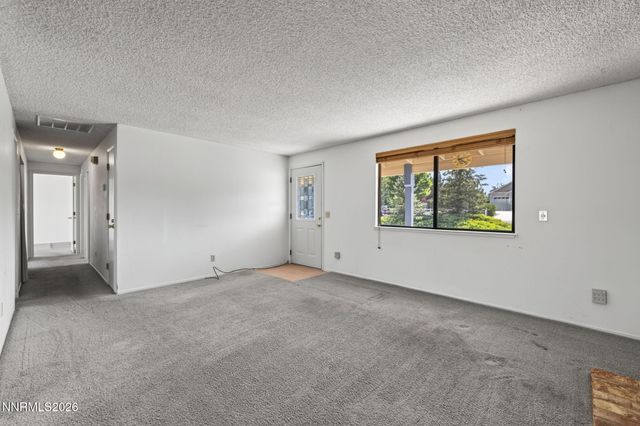 2724 Stewart Avenue, Minden, NV 89423