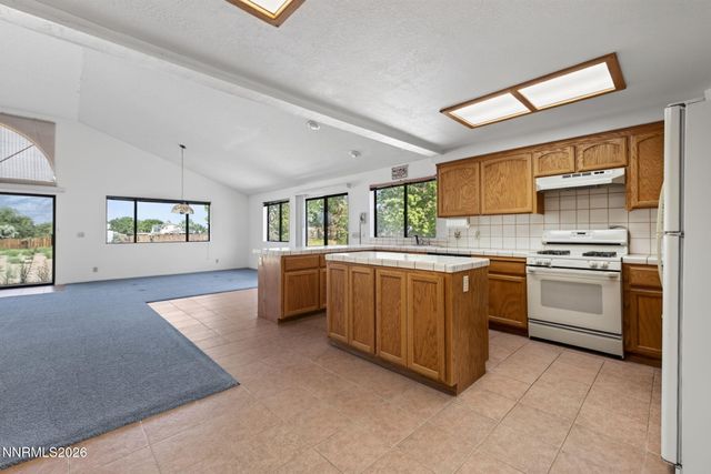 2724 Stewart Avenue, Minden, NV 89423