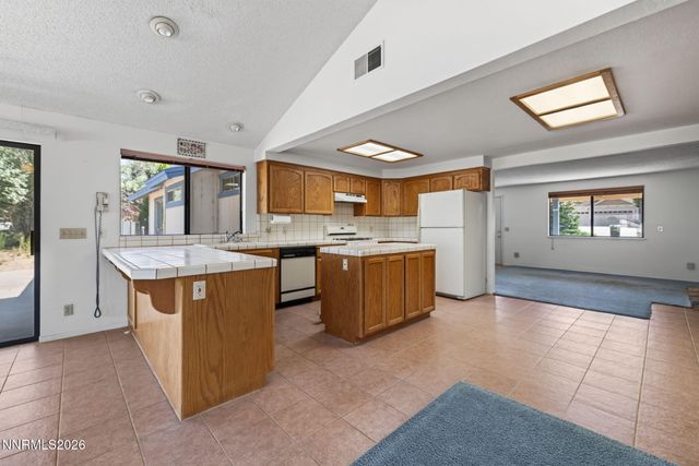 2724 Stewart Avenue, Minden, NV 89423