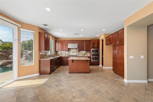 42542 Vancouver, Murrieta, CA 92562
