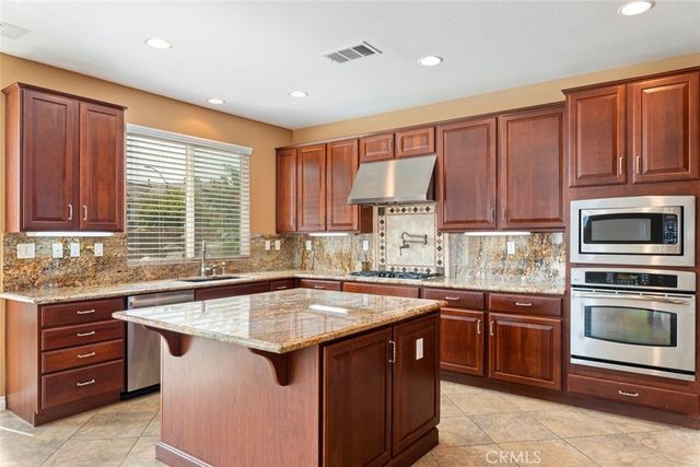42542 Vancouver, Murrieta, CA 92562