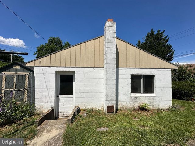 11042 LINCOLN AVE, Hagerstown, MD 21740