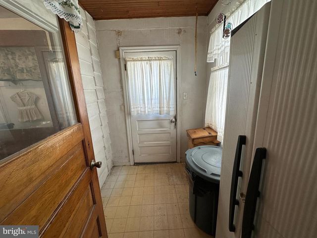 11042 LINCOLN AVE, Hagerstown, MD 21740