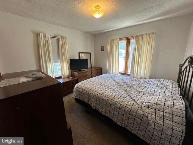 11042 LINCOLN AVE, Hagerstown, MD 21740