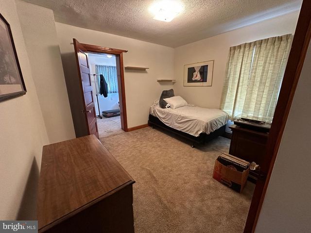 11042 LINCOLN AVE, Hagerstown, MD 21740