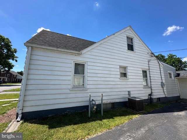 11042 LINCOLN AVE, Hagerstown, MD 21740