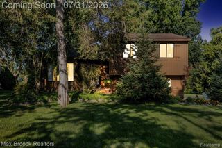 1580 Mercedes Street, West Bloomfield Charter Township, MI 48324