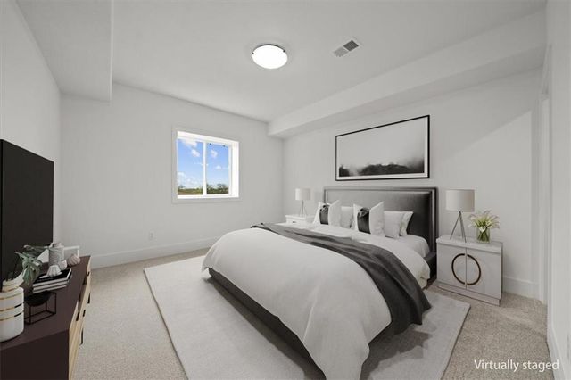 824 NE Algonquin Street A, Lee's Summit, MO 64064